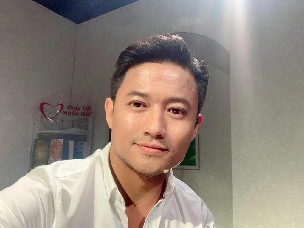 Em ruột chia sẻ ngay giỗ đầu NS Qu&yacute; B&igrave;nh: "Ai l&agrave;m sai với anh v&agrave; gia đ&igrave;nh m&igrave;nh họ đang phải trả gi&aacute; rồi" - Ảnh 4.