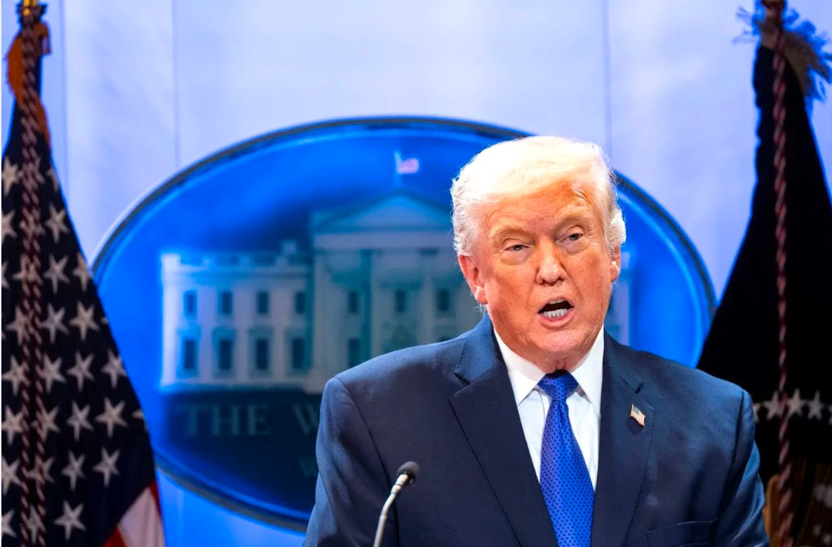 Mỹ ch&iacute;nh thức &aacute;p thuế 10% to&agrave;n thế giới: Nhiều đối t&aacute;c thương mại lớn ngừng đ&agrave;m ph&aacute;n, h&agrave;ng loạt quốc gia rối c&agrave;ng th&ecirc;m rối - Ảnh 1.