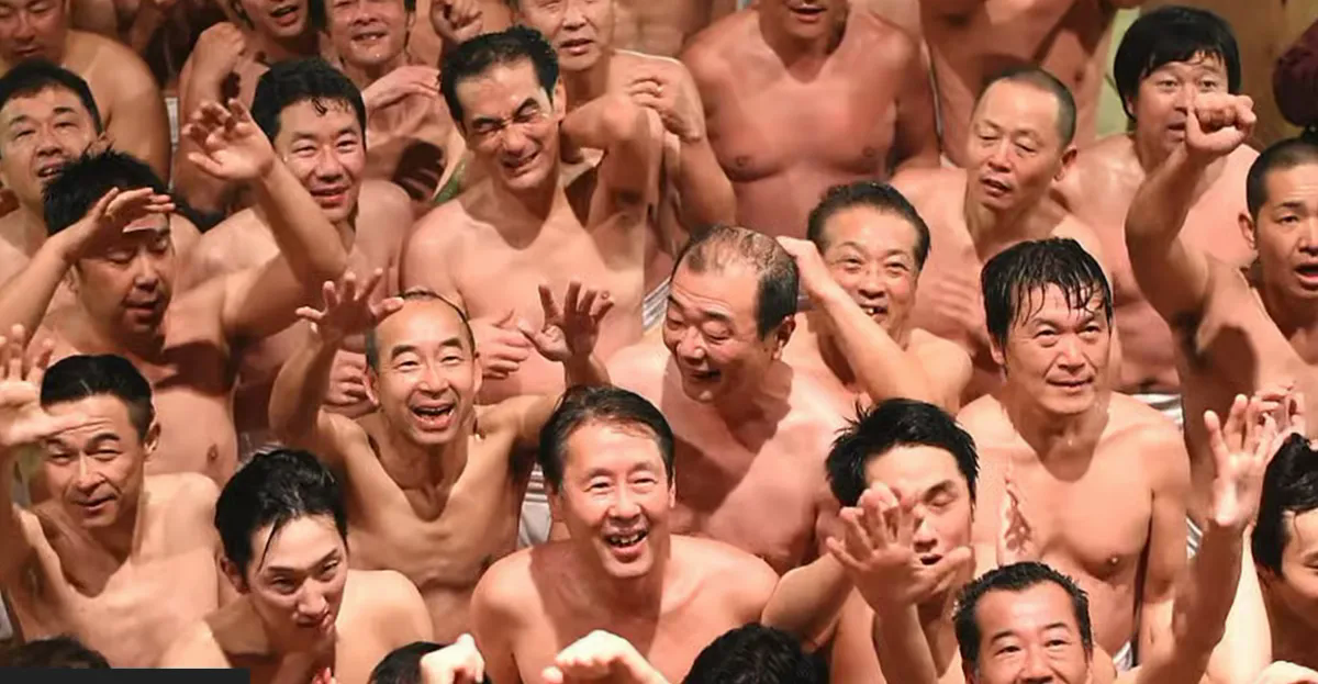 X&ocirc; đẩy tại &ldquo;Lễ hội Khỏa th&acirc;n&rdquo; ở Nhật Bản khiến một số người nhập viện - Ảnh 1.
