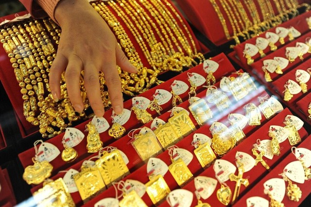 Mua v&agrave;ng ng&agrave;y Thần T&agrave;i kh&ocirc;ng l&agrave;m bạn gi&agrave;u hơn: Chỉ thứ n&agrave;y c&oacute; thể! - Ảnh 2.