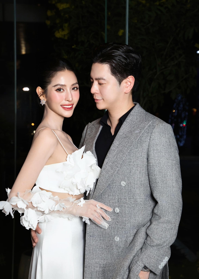 Tình cũ Trấn Thành U40 nhưng nhan sắc vẫn quá đỉnh, nhìn sang ông xã Việt kiều còn bất ngờ hơn- Ảnh 5. Tình cũ Trấn Thành U40 nhưng nhan sắc vẫn quá đỉnh, nhìn sang ông xã Việt kiều còn bất ngờ hơn- Ảnh 5.