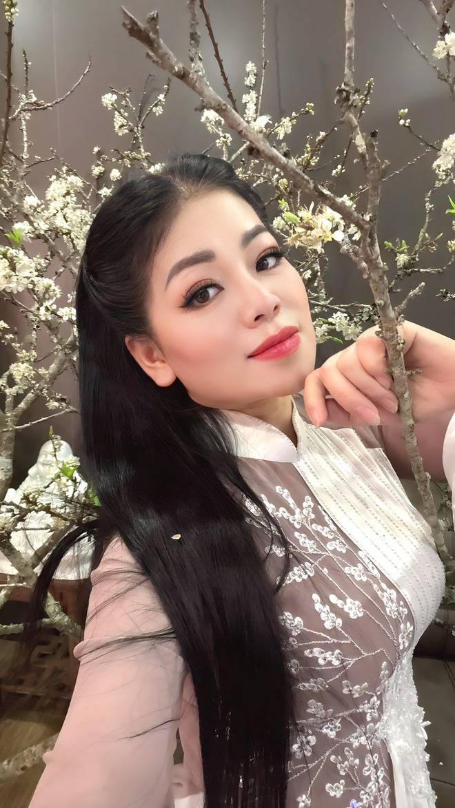 &ldquo;Nữ ho&agrave;ng nhạc đỏ&rdquo; c&oacute; học vị Tiến sĩ, l&agrave;m mẹ đơn th&acirc;n nu&ocirc;i 4 con, lu&ocirc;n nghĩ sẽ c&ocirc; đơn suốt đời - Ảnh 10.