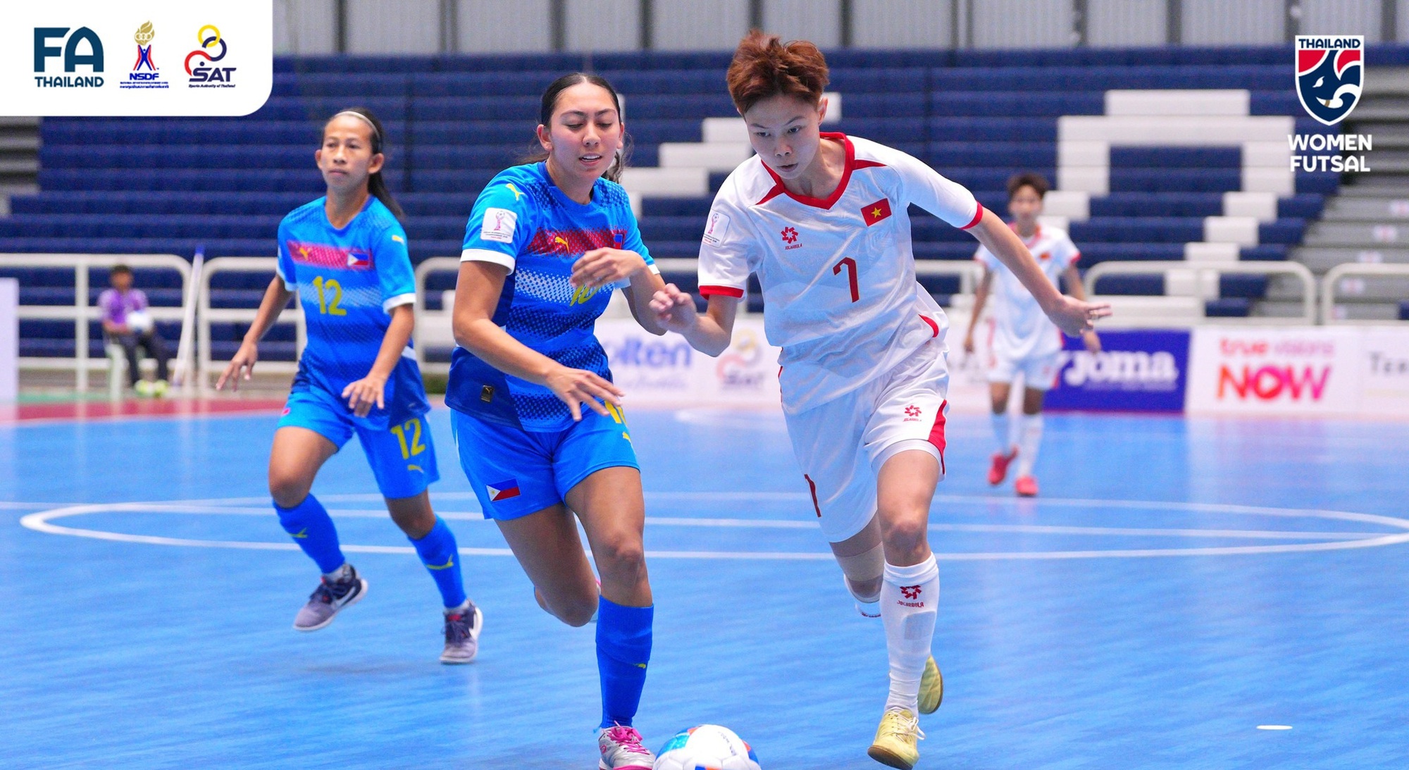 Quật ng&atilde; đối thủ nặng k&yacute;, tuyển Việt Nam mở toang c&aacute;nh cửa v&agrave;o b&aacute;n kết - Ảnh 1.