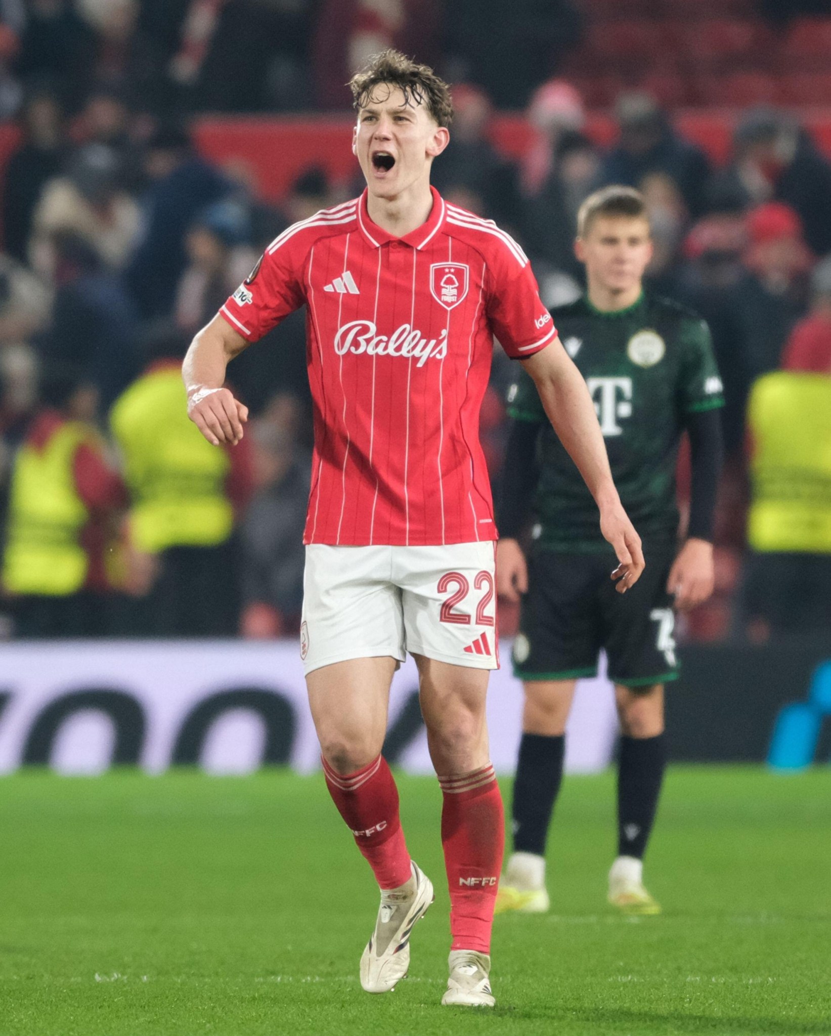 Cầu thủ b&oacute;ng đ&aacute; chi 35 triệu/tuần thu&ecirc; người "dạy bảo" ch&uacute; ch&oacute; cưng hung hăng chỉ trực lao v&agrave;o cắn người - Ảnh 3.