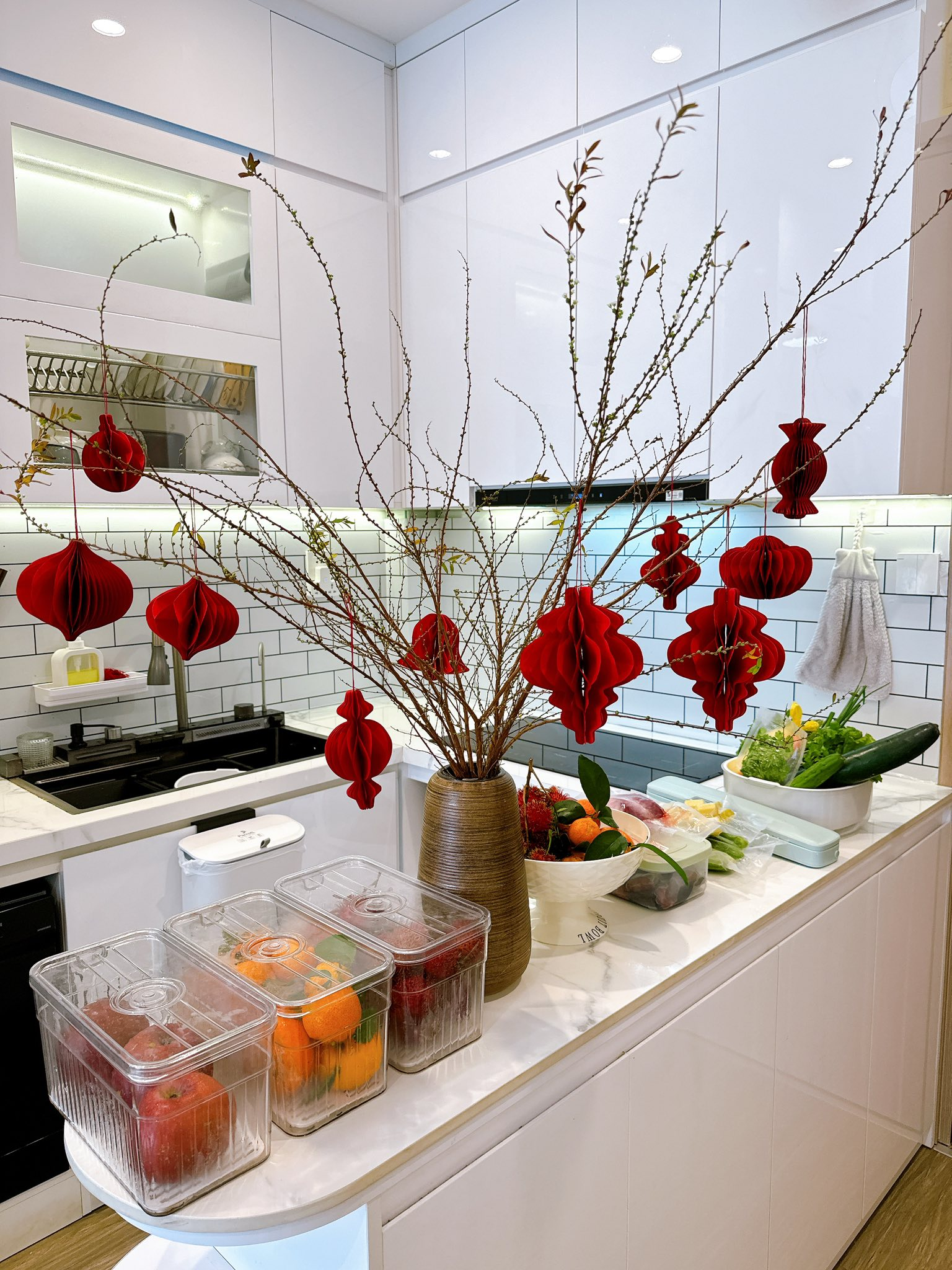 Hai lần l&agrave;m nội thất chung cư, vợ chồng H&agrave; Nội mới thấm: Sai một chi tiết l&agrave; mất cả m&eacute;t vu&ocirc;ng sống- Ảnh 1.