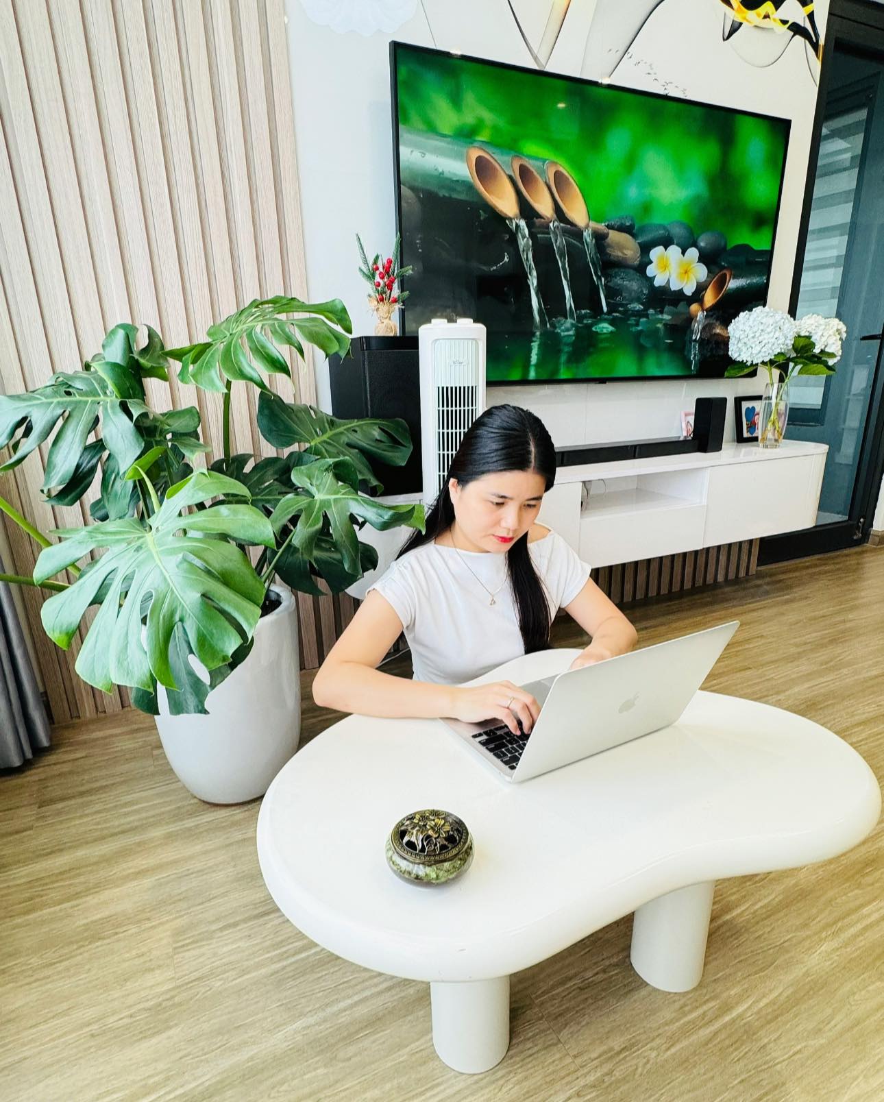 Hai lần l&agrave;m nội thất chung cư, vợ chồng H&agrave; Nội mới thấm: Sai một chi tiết l&agrave; mất cả m&eacute;t vu&ocirc;ng sống- Ảnh 4.