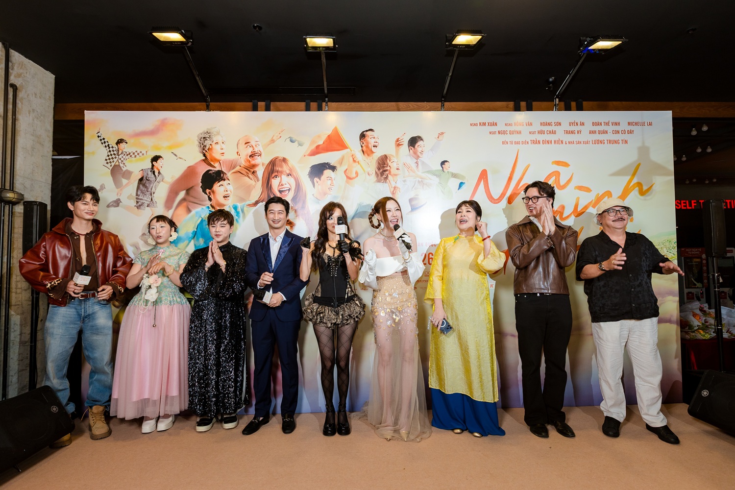 NSND Hồng V&acirc;n: &ldquo;T&ocirc;i kh&oacute;c 2, 3 lần&rdquo; - Ảnh 1.