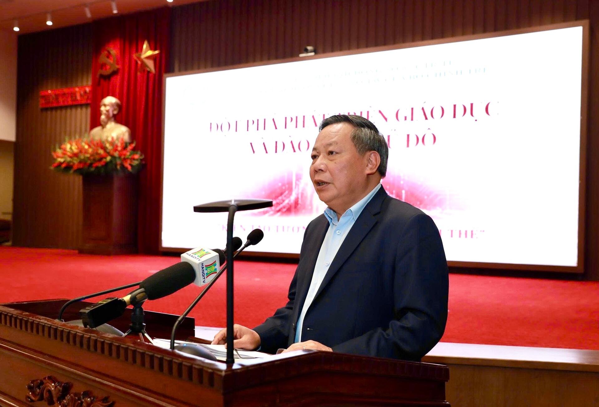 H&agrave; Nội đặt mua si&ecirc;u m&aacute;y điều trị ung thư 2 . 000 Tỷ đồng , ti&ecirc;n phong c&ocirc;ng nghệ mới - Ảnh 1.