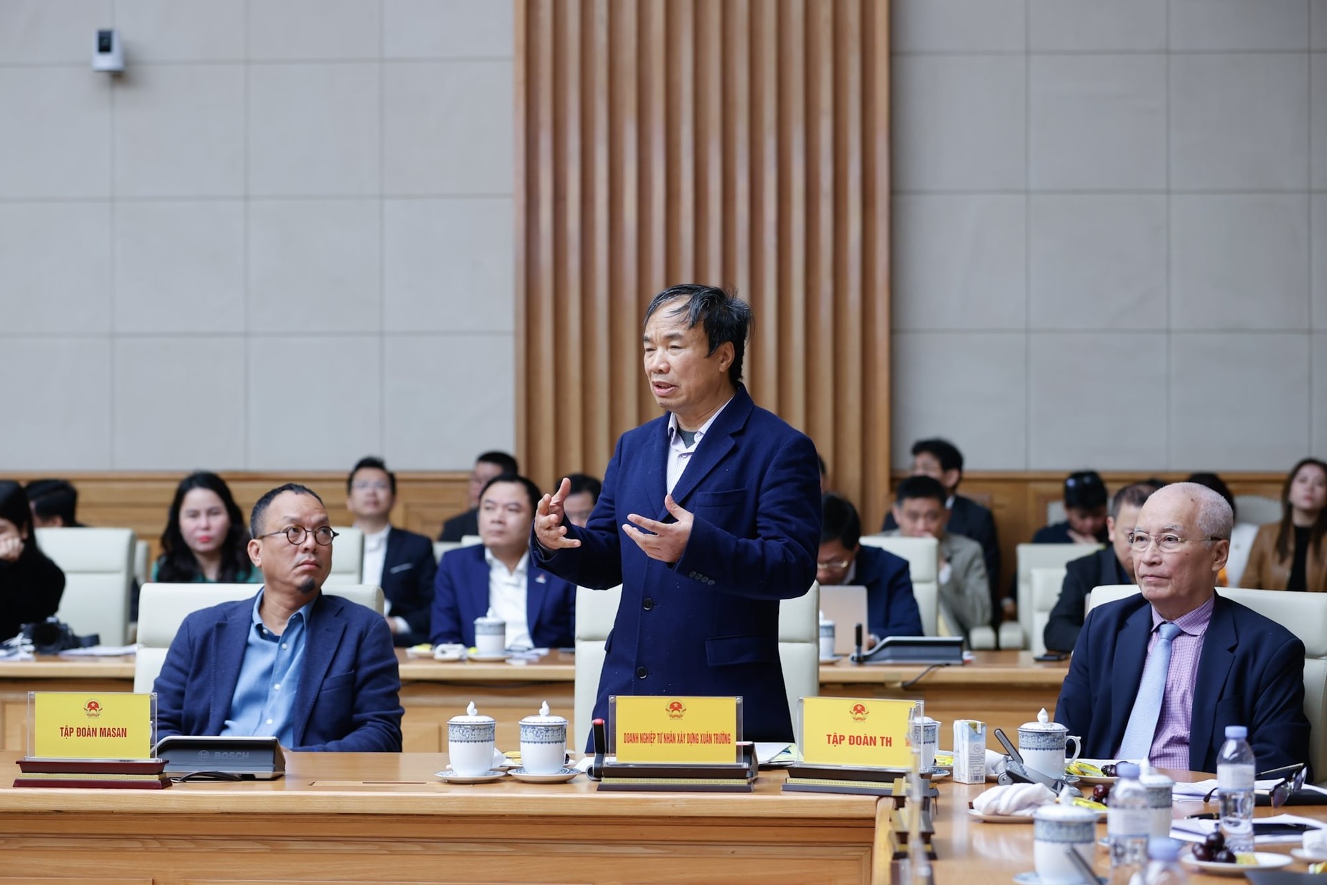 Tỷ ph&uacute; "ăn chay" k&iacute;n tiếng đứng sau loạt dự &aacute;n t&acirc;m linh ngh&igrave;n tỷ Thung Ui, B&aacute;i Đ&iacute;nh, Tam Ch&uacute;c... đến tham vọng l&agrave;m hạ tầng s&acirc;n bay, cao tốc - Ảnh 2.