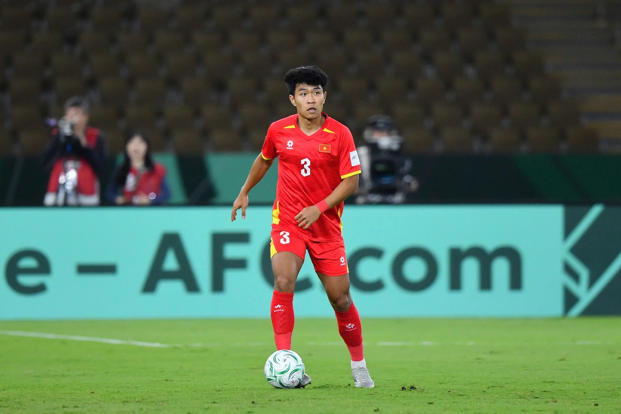 4 tháng liền ngồi dự bị, ngôi sao U23 Việt Nam gia nhập đội bóng nhóm cuối bảng V.League - Ảnh 1. 4 tháng liền ngồi dự bị, ngôi sao U23 Việt Nam gia nhập đội bóng nhóm cuối bảng V.League - Ảnh 1.