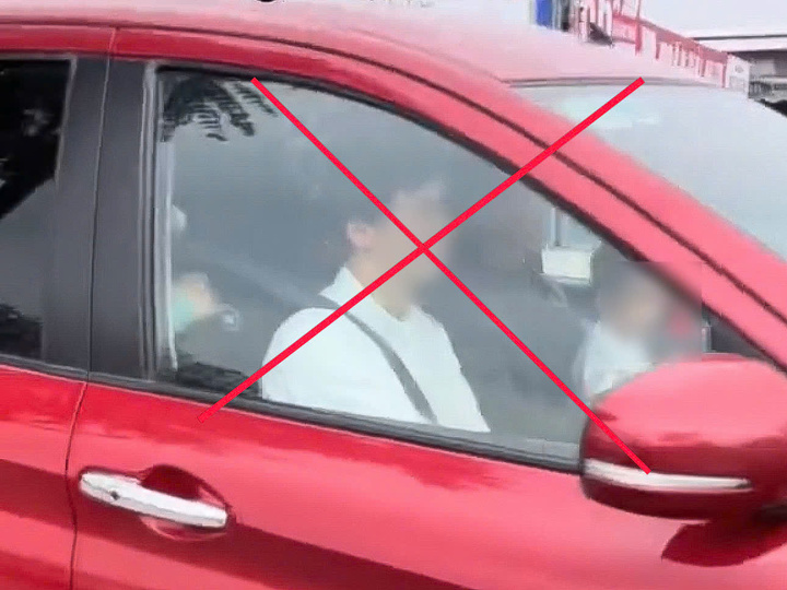 Xử phạt t&agrave;i xế cho trẻ em ngồi trước v&ocirc; lăng tại H&agrave; Nội - Ảnh 1.