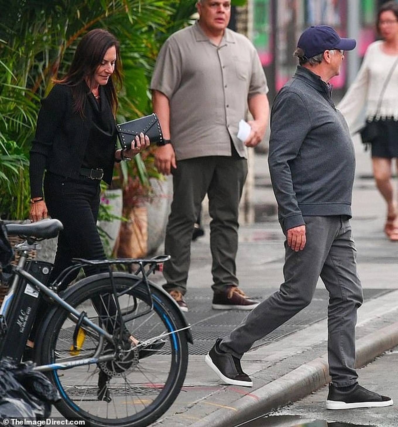 Chân dung bạn gái Bill Gates: Người phụ nữ từng đến Việt Nam và tin đồn đính hôn - Ảnh 2. Chân dung bạn gái Bill Gates: Người phụ nữ từng đến Việt Nam và tin đồn đính hôn - Ảnh 2.