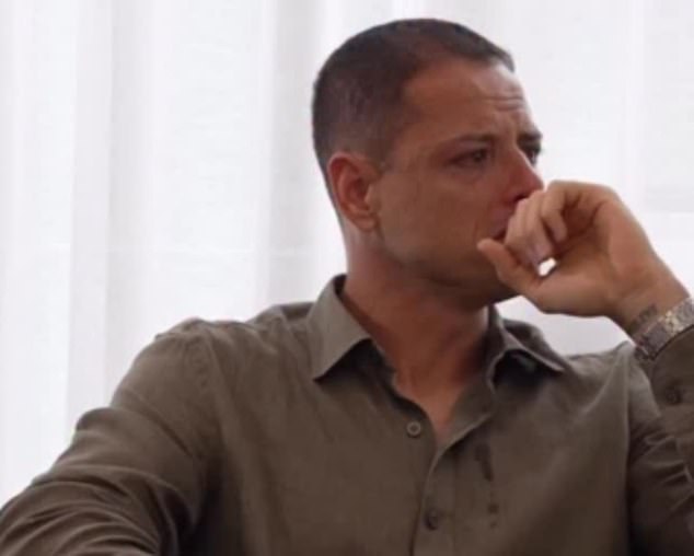 Cựu sao MU bật kh&oacute;c nức nở khi xem video về khỉ Punch c&ocirc; đơn g&acirc;y sốt tr&ecirc;n mạng - Ảnh 1.