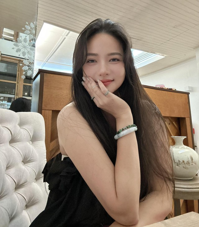 Đại gia U65 si m&ecirc; mỹ nh&acirc;n Việt k&eacute;m 26 tuổi bất chấp thế n&agrave;o, tặng to&agrave;n bộ t&agrave;i sản h&agrave;ng trăm tỷ- Ảnh 2.