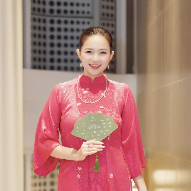 Đại gia U65 si m&ecirc; mỹ nh&acirc;n Việt k&eacute;m 26 tuổi bất chấp thế n&agrave;o, tặng to&agrave;n bộ t&agrave;i sản h&agrave;ng trăm tỷ- Ảnh 5.