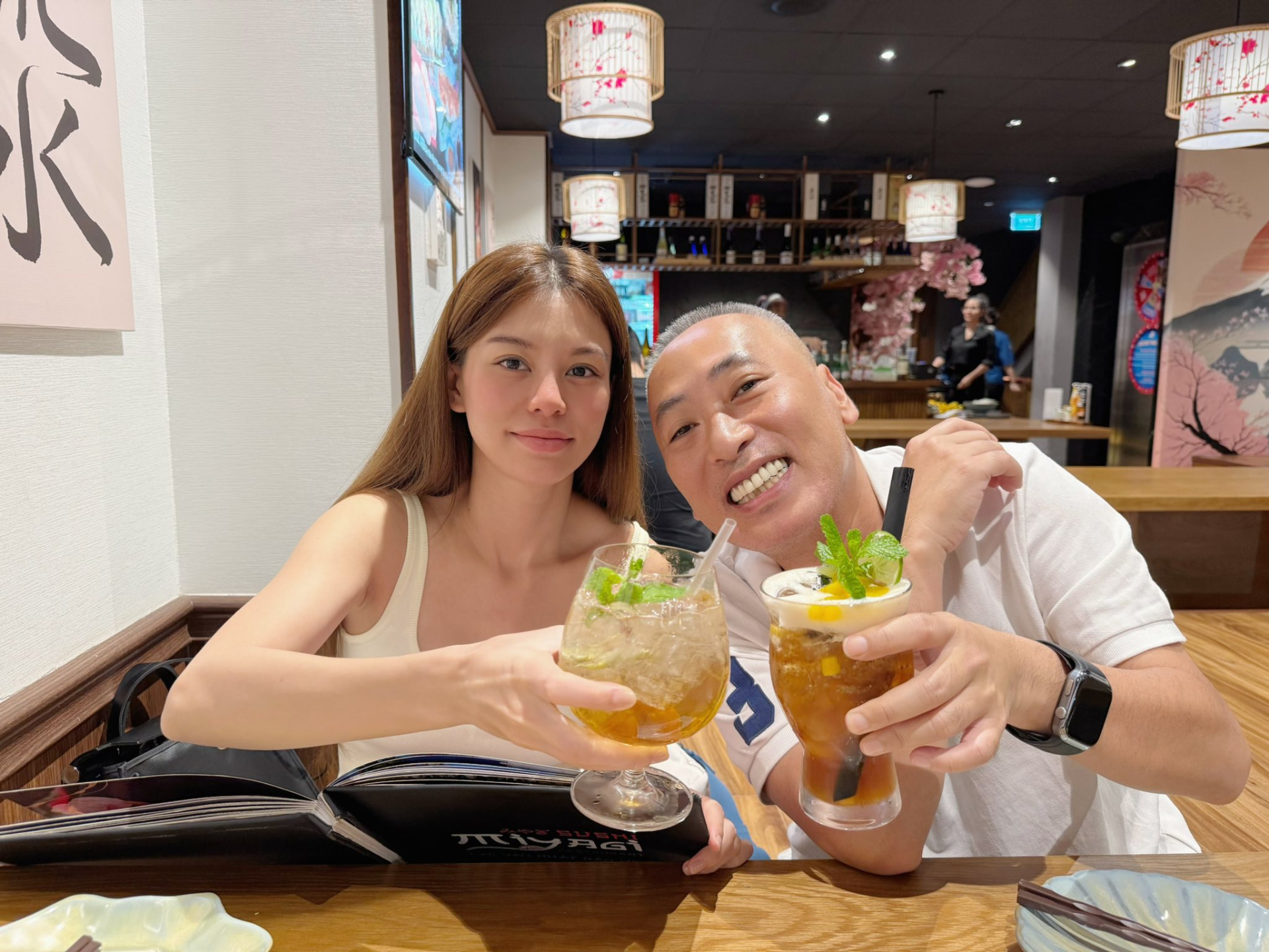 Nam nghệ sĩ Việt si m&ecirc; mẹ đơn th&acirc;n, thương con ri&ecirc;ng của bạn g&aacute;i như con ruột - Ảnh 2.