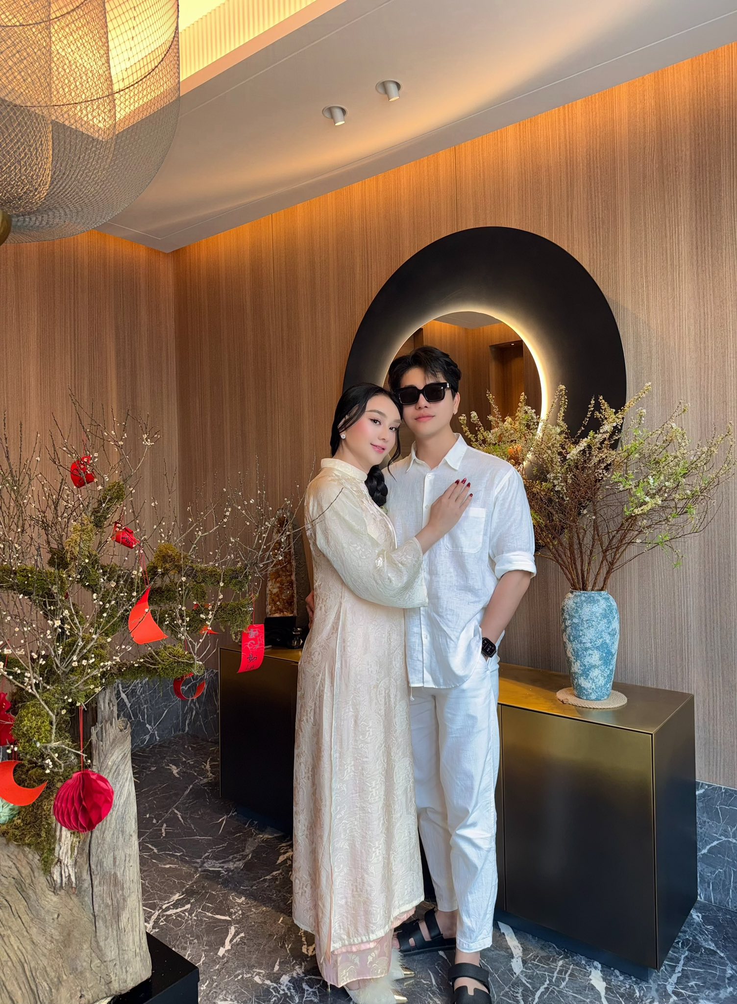 "Ca sĩ chuyển giới" L&acirc;m Kh&aacute;nh Chi c&ocirc;ng khai hẹn h&ograve; ở tuổi U50 - Ảnh 5.