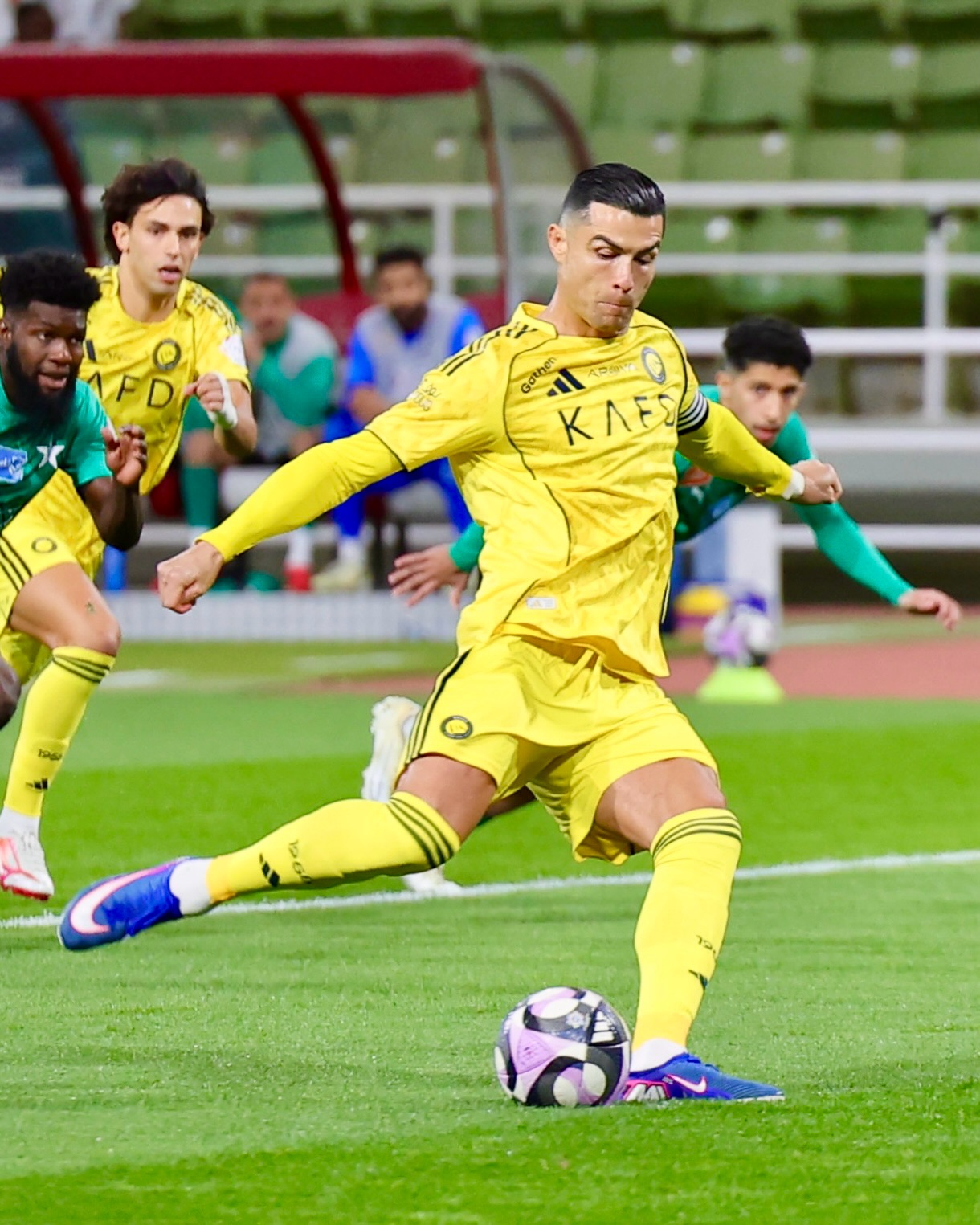 Ronaldo dạo này thế nào?- Ảnh 1. Ronaldo dạo này thế nào?- Ảnh 1.