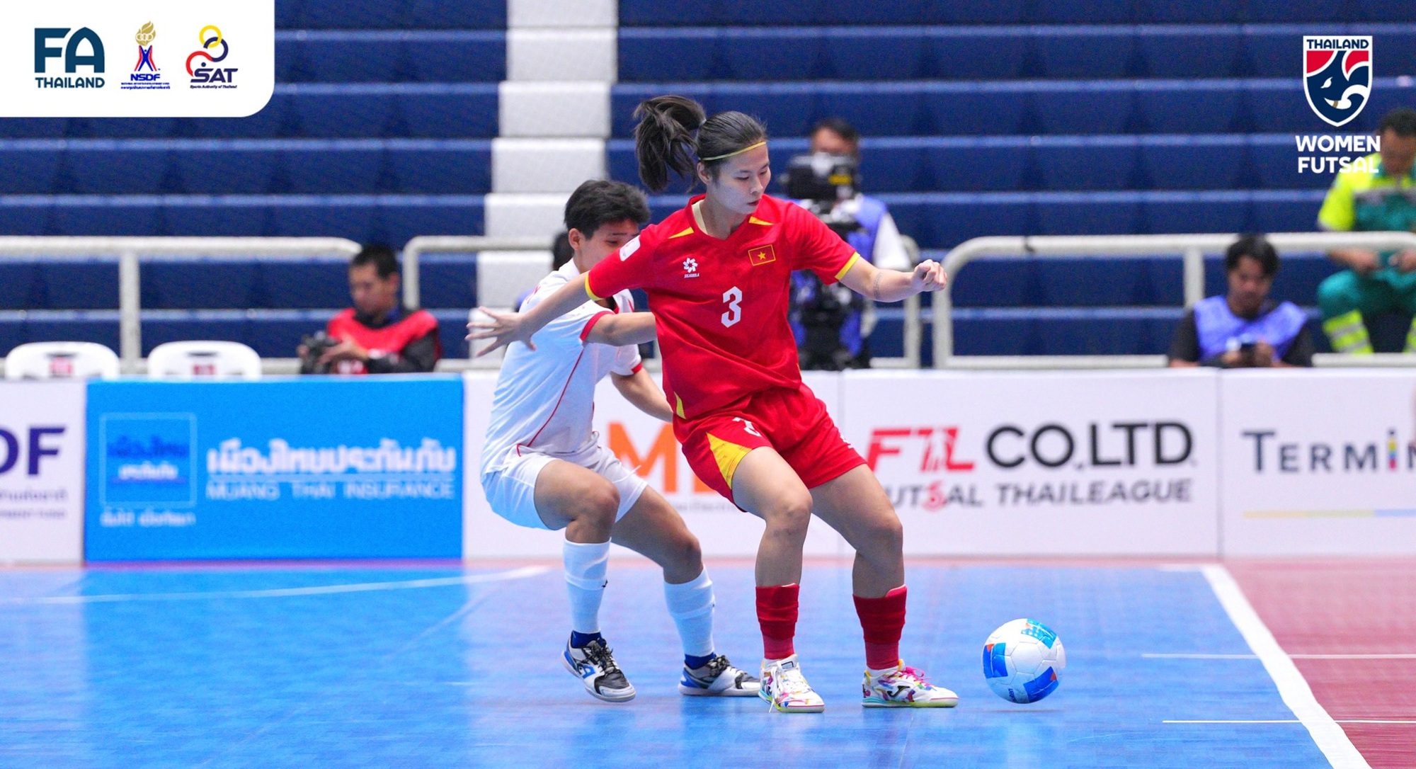 Lội ngược dòng bằng mưa bàn thắng, tuyển Việt Nam "chạm một tay" vào tấm vé bán kết - Ảnh 2. Lội ngược dòng bằng mưa bàn thắng, tuyển Việt Nam "chạm một tay" vào tấm vé bán kết - Ảnh 2.