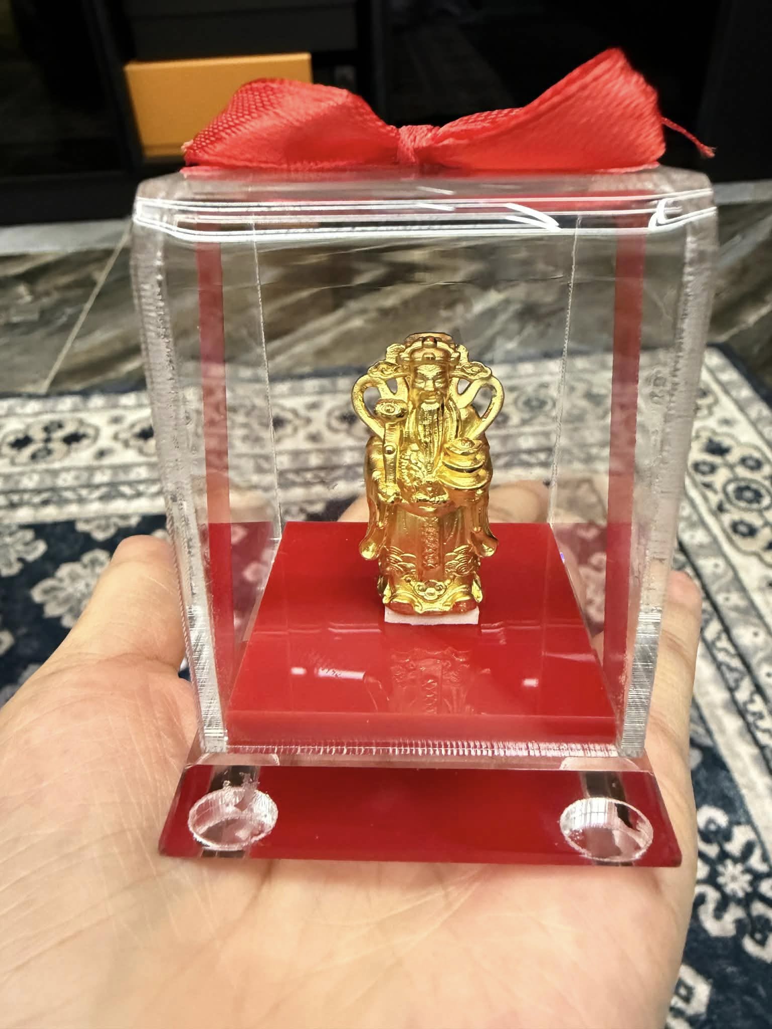 Ca sĩ được vợ tặng tượng Thần T&agrave;i bằng v&agrave;ng: 1 vợ 5 con, ch&aacute;n biệt thự 1.200 m2 liền x&acirc;y nh&agrave; phố 5 tầng - Ảnh 2.