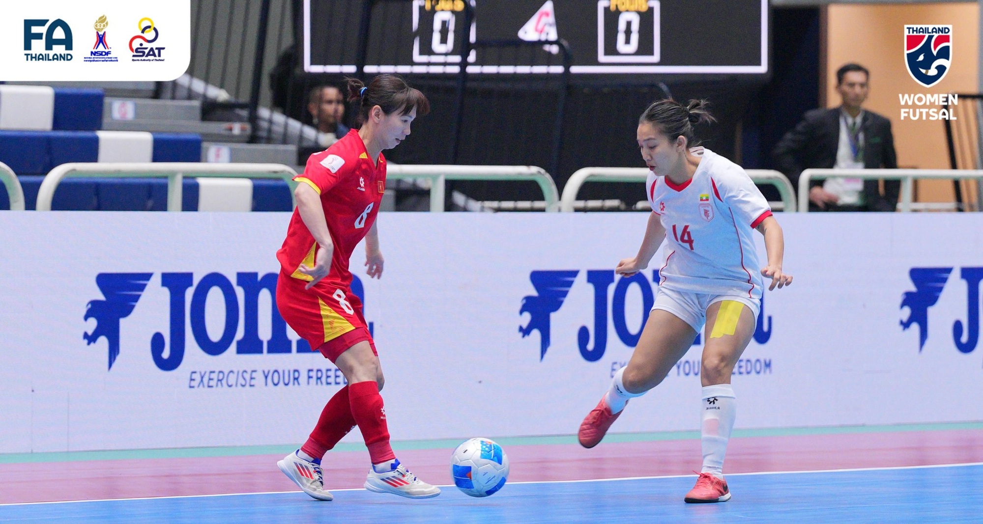 Lội ngược dòng bằng mưa bàn thắng, tuyển Việt Nam "chạm một tay" vào tấm vé bán kết - Ảnh 1. Lội ngược dòng bằng mưa bàn thắng, tuyển Việt Nam "chạm một tay" vào tấm vé bán kết - Ảnh 1.