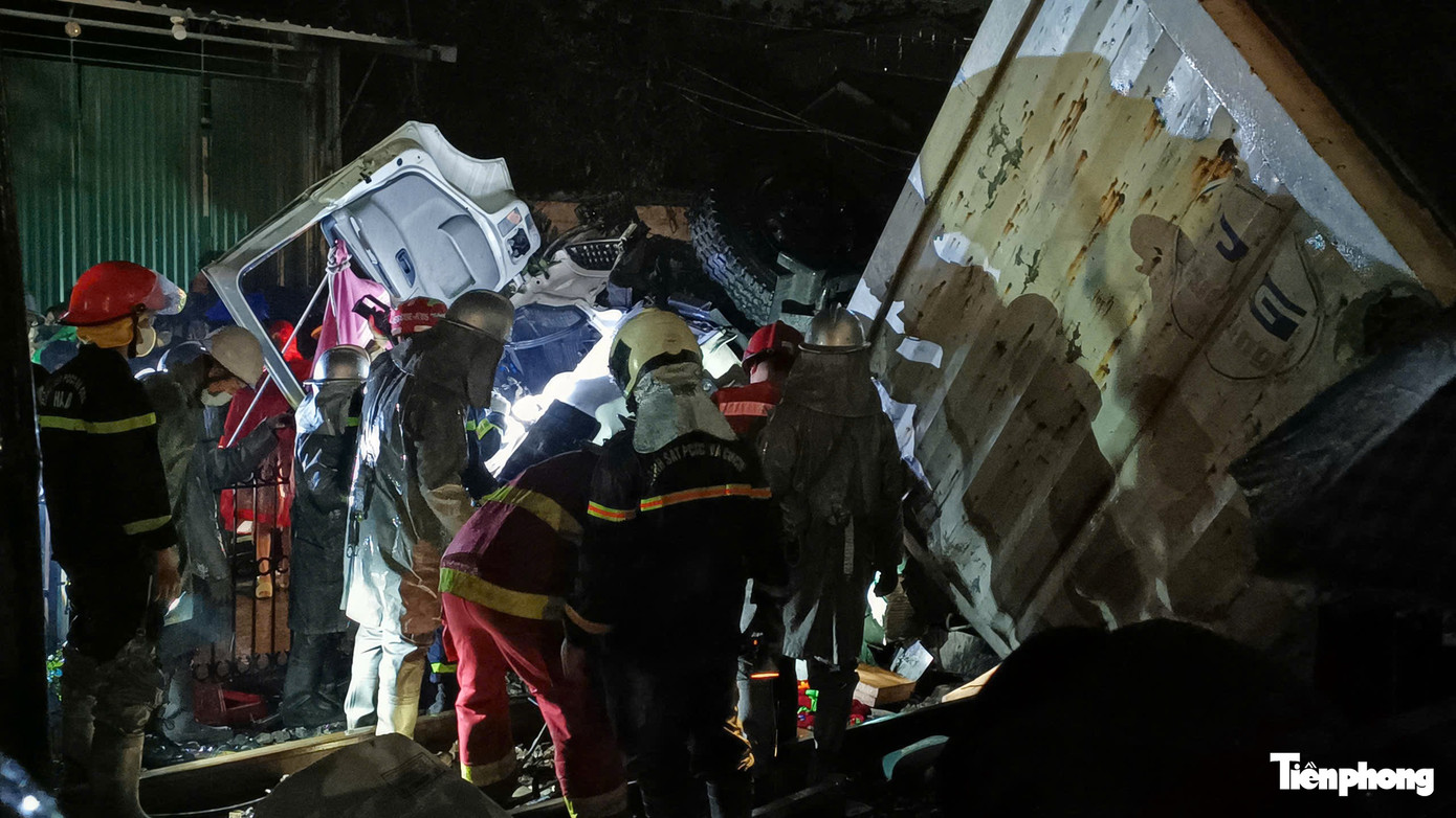 Th&ocirc;ng tin mới nhất vụ t&agrave;u hỏa đ&acirc;m xe tải tại H&agrave; Nội tối 25 / 2 - Ảnh 3.