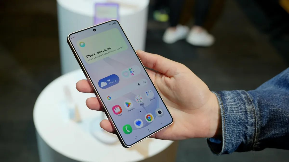 Nếu phải chọn giữa Galaxy S26 Ultra với "si&ecirc;u phẩm" iPhone 17 Pro Max th&igrave; đ&acirc;y l&agrave; mẫu điện thoại bạn n&ecirc;n mua - Ảnh 4.