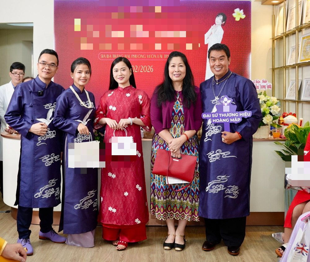 Đầu năm mới, h&agrave;ng loạt nghệ sĩ tới ch&uacute;c mừng Ho&agrave;ng Mập- Ảnh 3.