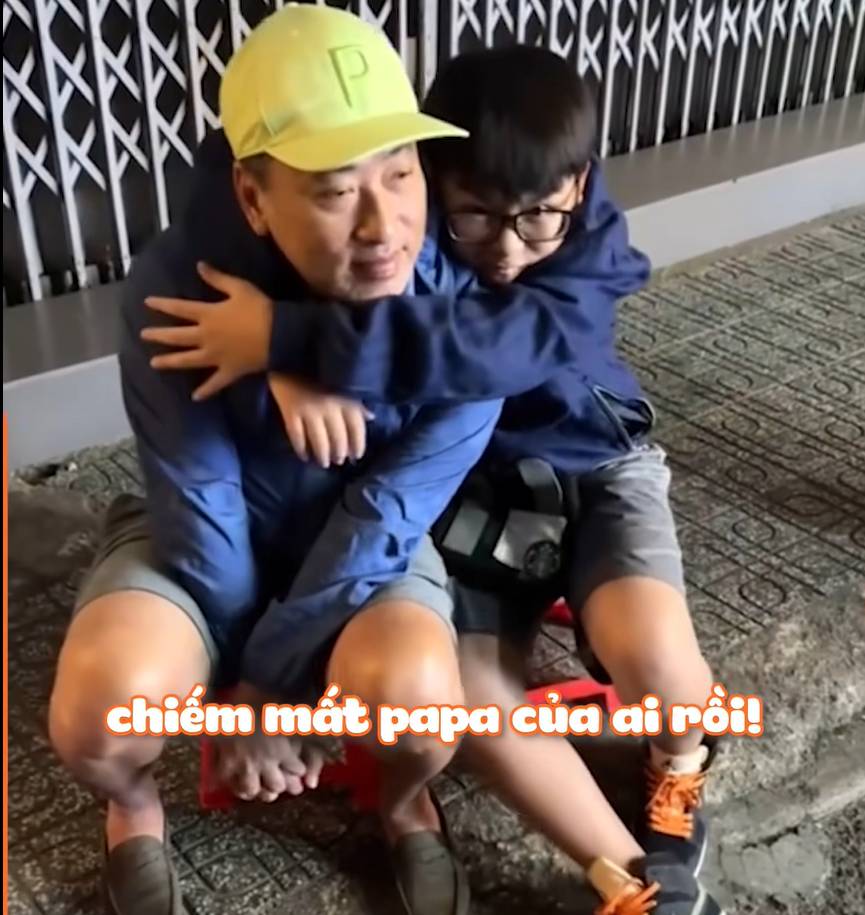 Nam nghệ sĩ Việt si m&ecirc; mẹ đơn th&acirc;n, thương con ri&ecirc;ng của bạn g&aacute;i như con ruột - Ảnh 5.