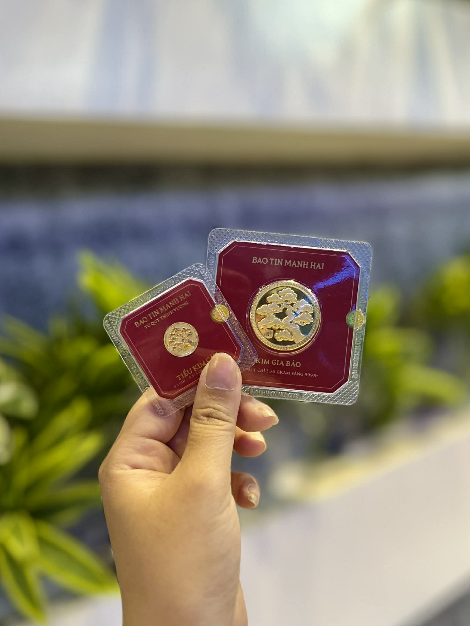 Ng&agrave;y v&iacute;a Thần T&agrave;i, t&ocirc;i l&eacute;n mua 3 chỉ v&agrave;ng giấu dưới gối chồng, s&aacute;ng h&ocirc;m sau anh n&oacute;i một c&acirc;u lạnh g&aacute;y - Ảnh 1.