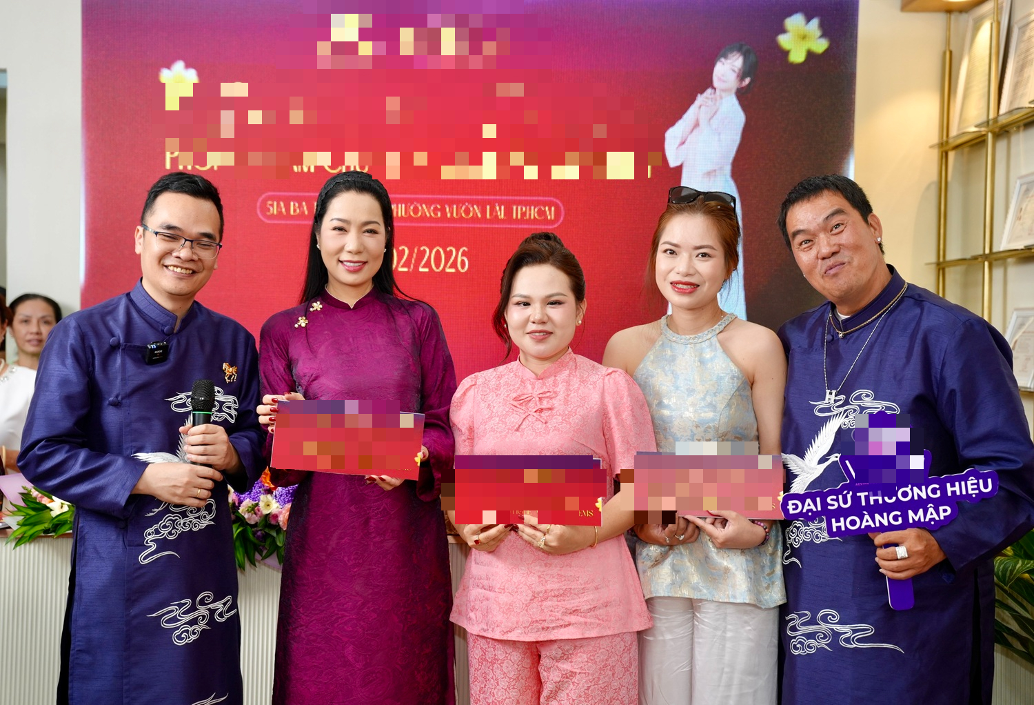 Đầu năm mới, h&agrave;ng loạt nghệ sĩ tới ch&uacute;c mừng Ho&agrave;ng Mập- Ảnh 1.