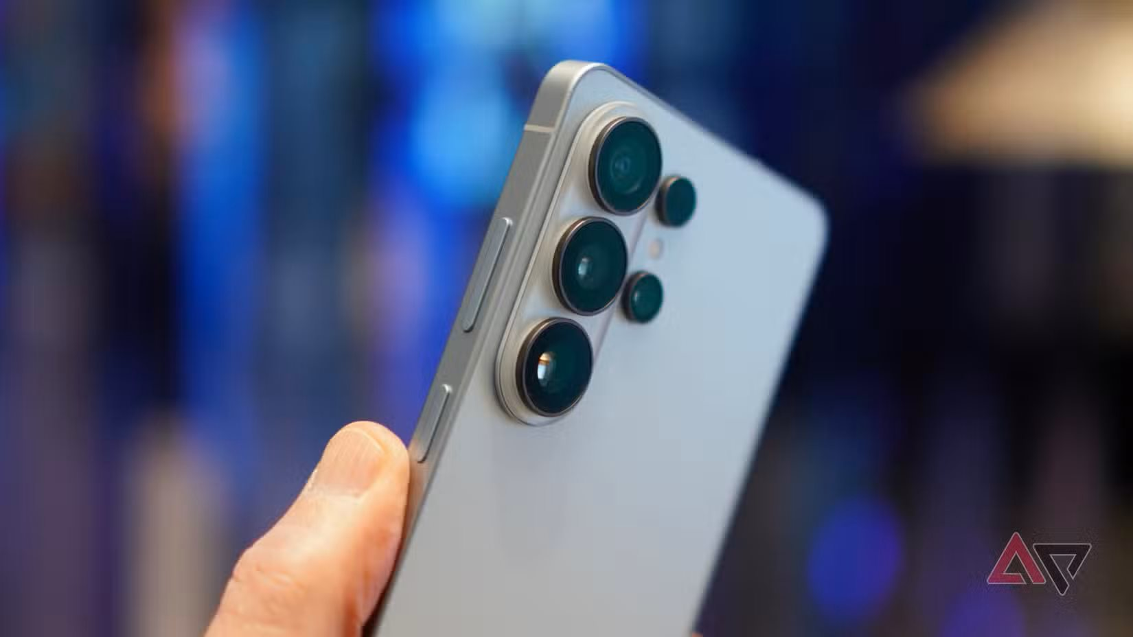 Galaxy S26 Ultra: Thiết kế không thay đổi nhưng vẫn là biểu tượng công nghệ 2026 - Ảnh 4.