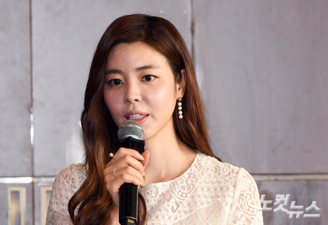 Mỹ nh&acirc;n Gi&agrave;y Thủy Tinh tức đến ph&aacute;t đi&ecirc;n- Ảnh 1.