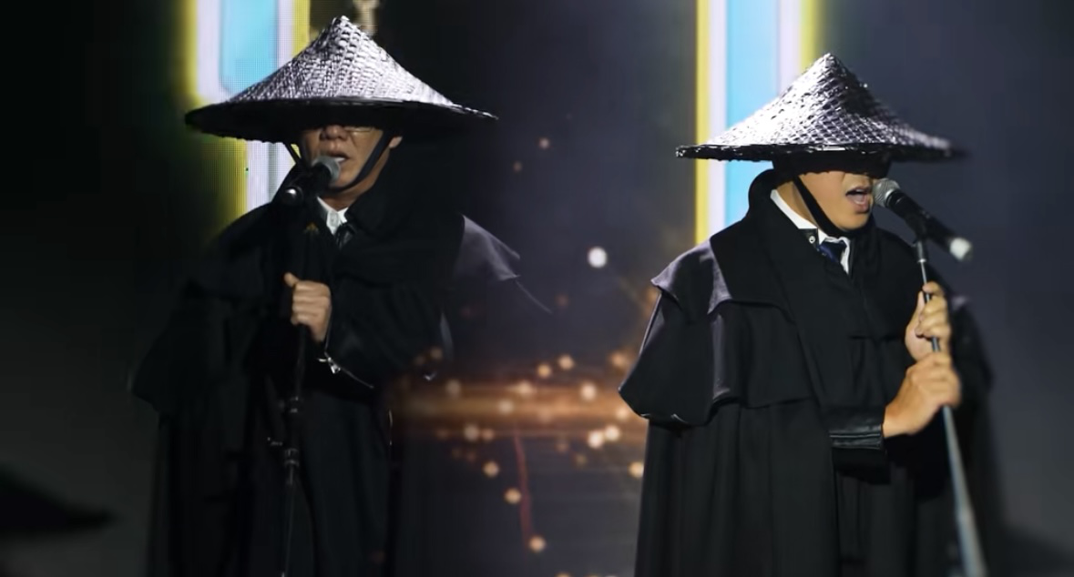 [CLIP] Văn nghệ ACB đ&atilde; ở c&aacute;i tầm! Ph&oacute; Tổng gi&aacute;m đốc Nguyễn Khắc Nguyện v&agrave; d&agrave;n sếp viral khắp MXH, vừa cất tiếng h&aacute;t đ&atilde; "nổi da g&agrave;"- Ảnh 3.