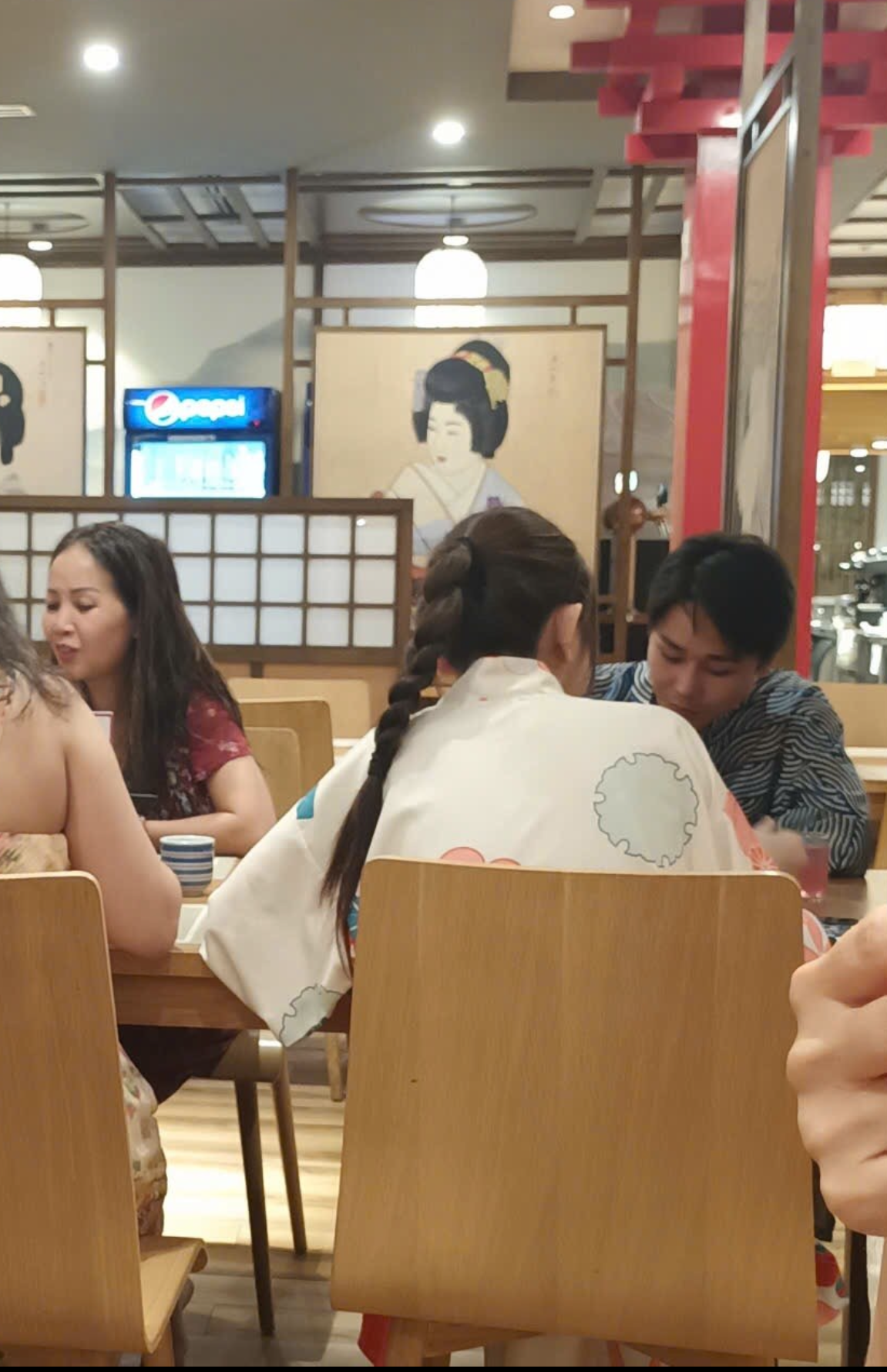 Cặp chị - em Vbiz b&iacute; mật hẹn h&ograve; nhưng cả nước ai cũng biết, gia đ&igrave;nh l&agrave;m lộ chuyện đ&atilde;i cưới 2000 kh&aacute;ch?- Ảnh 3.