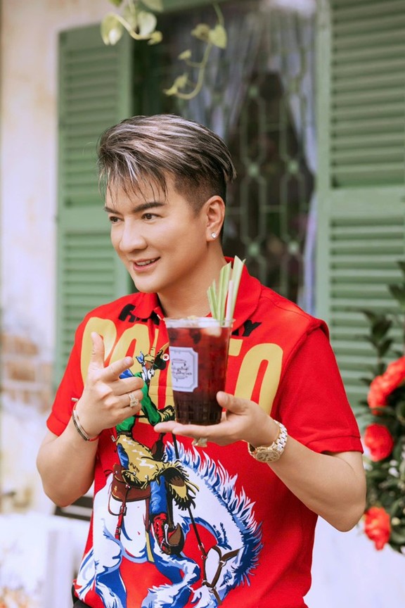 L&yacute; do qu&aacute;n c&agrave; ph&ecirc; của "&ocirc;ng ho&agrave;ng nhạc Việt" tạm đ&oacute;ng cửa sau hơn 2 tuần khai trương - Ảnh 2.