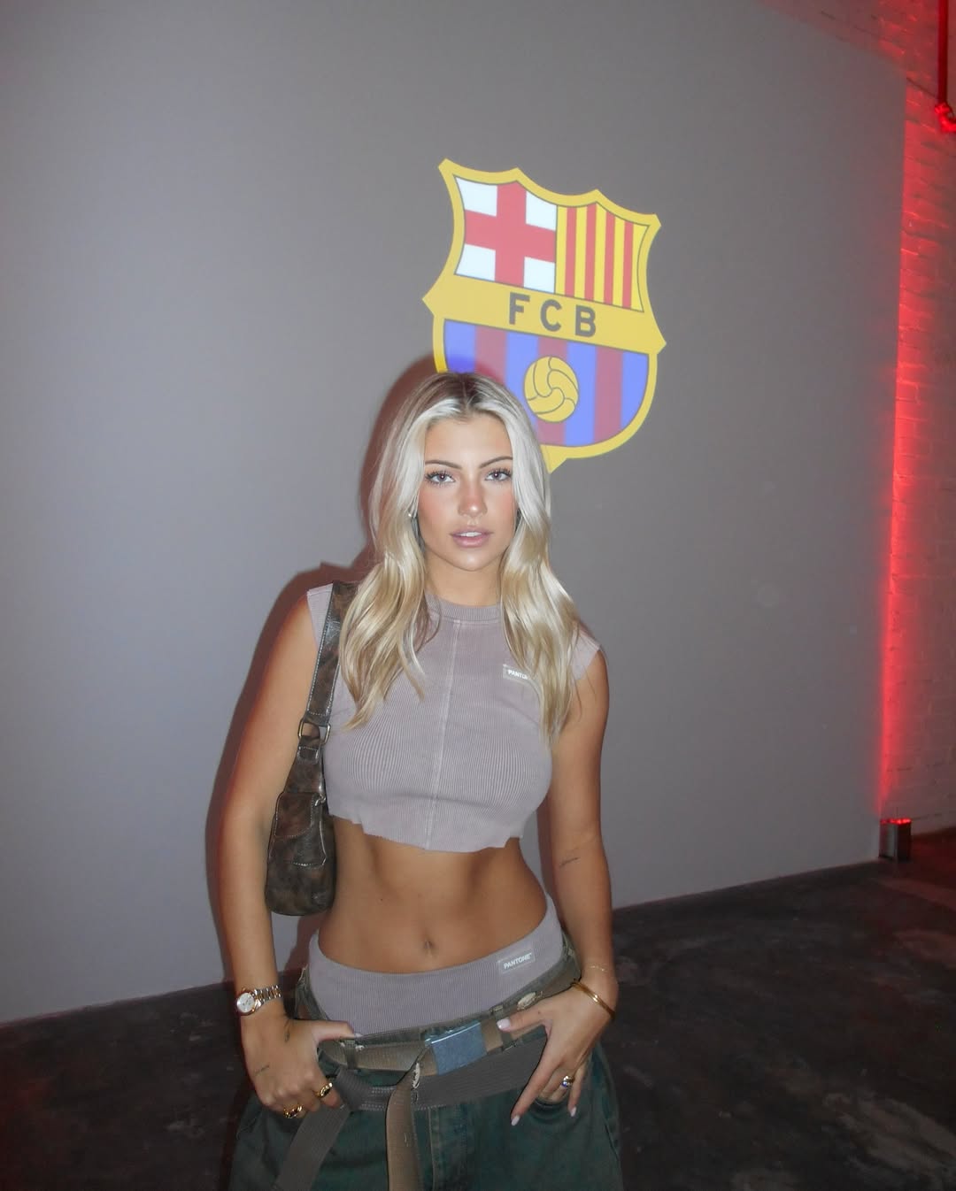 Rộ tin Lamine Yamal c&oacute; bạn g&aacute;i mới, "hot girl" sở hữu 4 triệu fan, vừa gi&agrave;u vừa n&oacute;ng bỏng! - Ảnh 2.