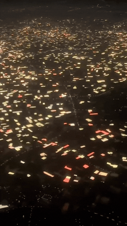 Cảnh tượng phi thường nh&igrave;n từ m&aacute;y bay h&oacute;a ra l&agrave; đặc sản Việt Nam! - Ảnh 3.