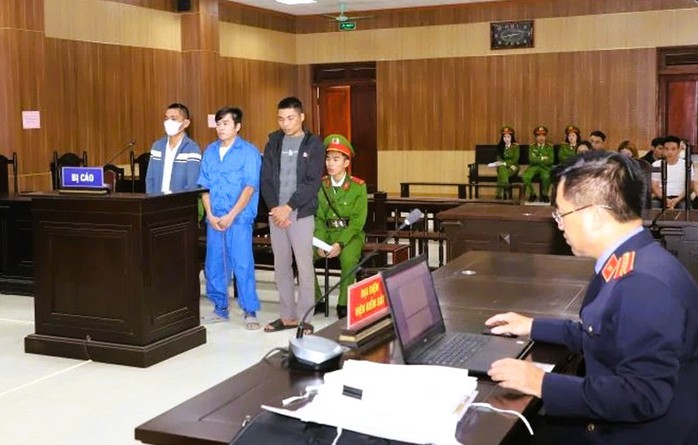 3 người đàn ông "chia nhau" 20 năm tù liên quan tới pháo nổ - Ảnh 1.