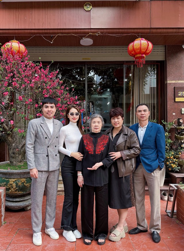 Hot: MC Mù Tạt và tuyển thủ Đức Huy làm lễ cưới hôm nay, của hồi môn Hot: MC Mù Tạt và tuyển thủ Đức Huy làm lễ cưới hôm nay, của hồi môn