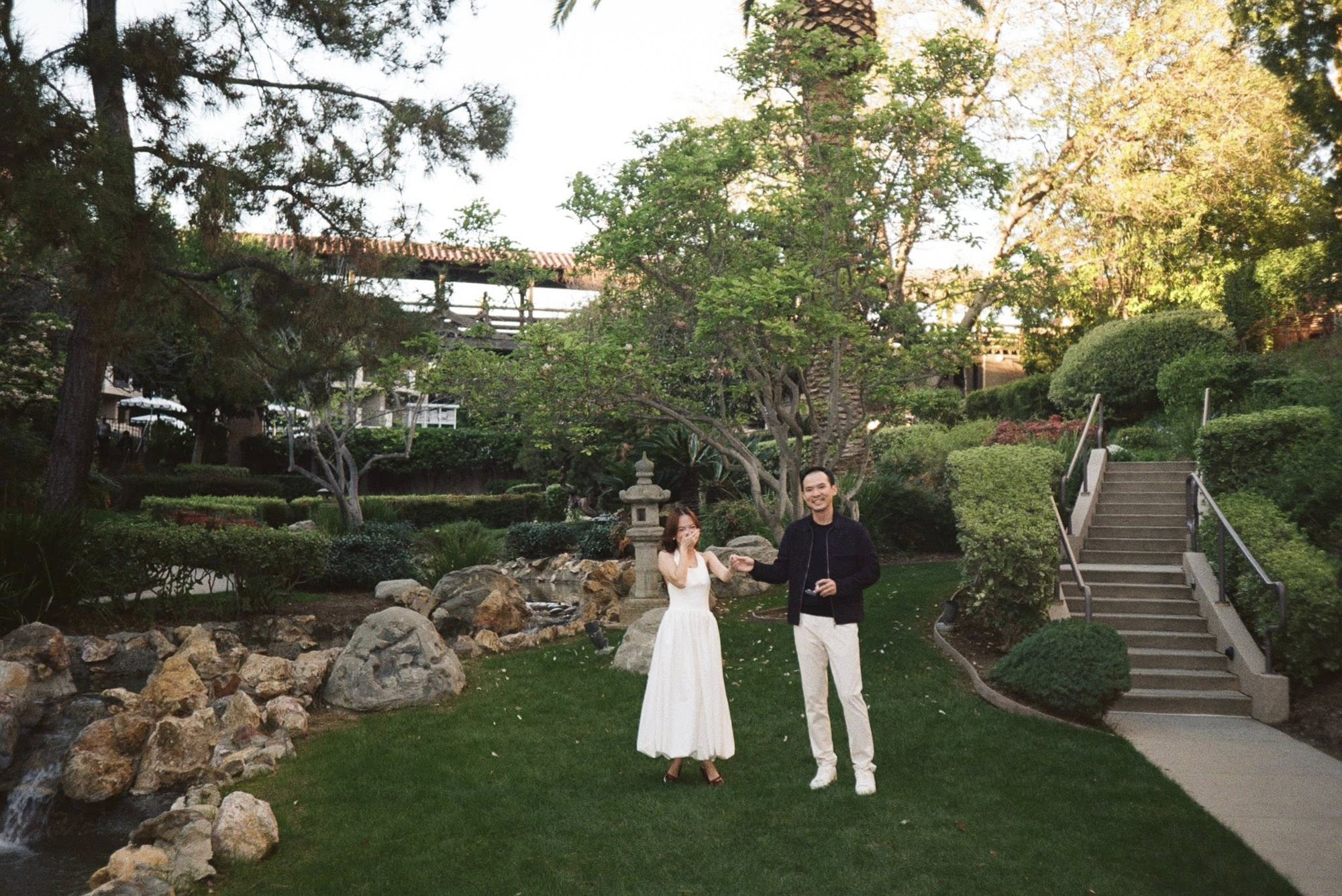 "Thần đồng &acirc;m nhạc" Xu&acirc;n Nghi được cầu h&ocirc;n ở tuổi 32 - Ảnh 1.