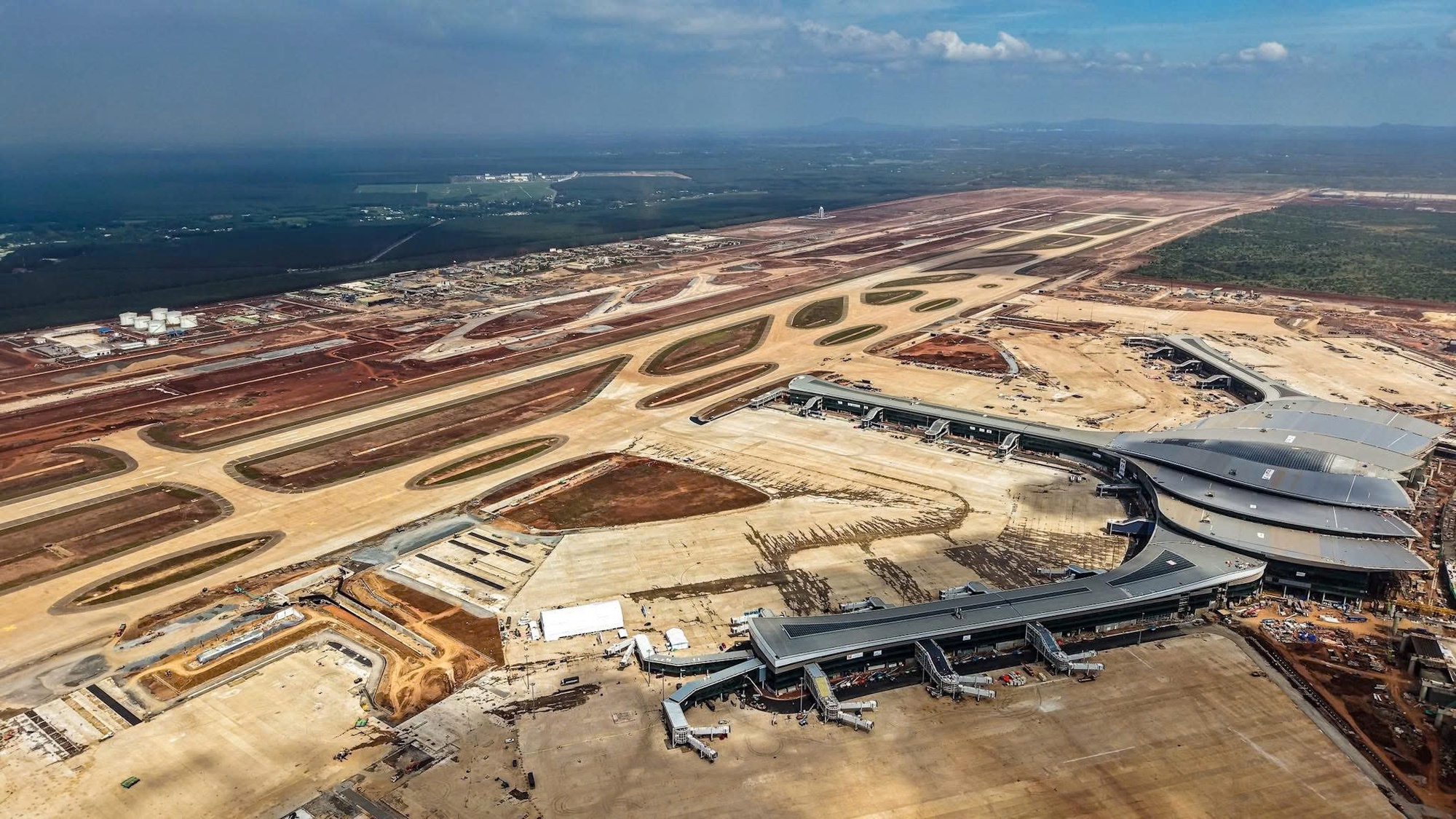 Tập trung tối đa nguồn lực, nh&acirc;n lực thi c&ocirc;ng s&acirc;n bay Long Th&agrave;nh - Ảnh 2.