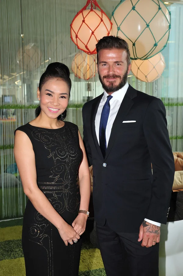 3 thập kỷ David Beckham so đọ visual với sao Việt: Vẫn đẹp h&uacute;t hồn như thuở thanh ni&ecirc;n!- Ảnh 10.