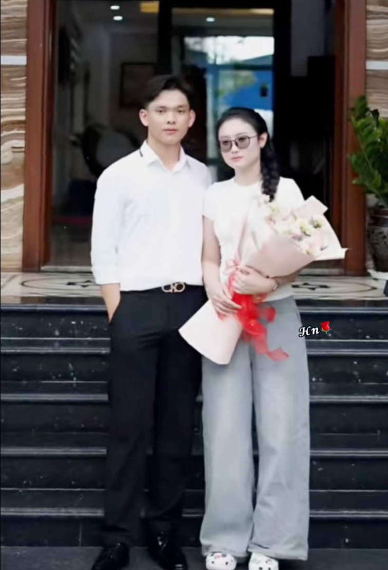 C&ocirc; d&acirc;u T&acirc;y Ninh lấy chồng Campuchia h&eacute; lộ &ldquo;số phận&rdquo; khoản tiền cưới bạc tỷ v&agrave; "cơ ngơi hồi m&ocirc;n" triệu đ&ocirc; được bố mẹ tặng khi lấy chồng - Ảnh 11.