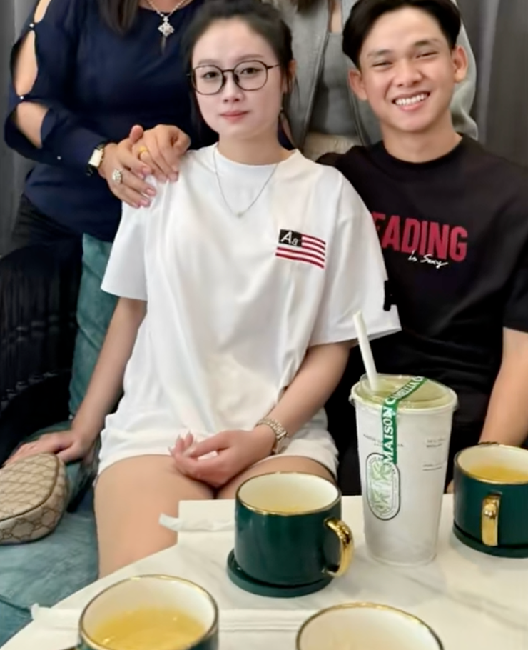 C&ocirc; d&acirc;u T&acirc;y Ninh lấy chồng Campuchia h&eacute; lộ &ldquo;số phận&rdquo; khoản tiền cưới bạc tỷ v&agrave; "cơ ngơi hồi m&ocirc;n" triệu đ&ocirc; được bố mẹ tặng khi lấy chồng - Ảnh 12.