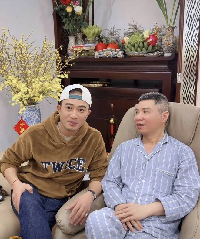 Nam NSND xin nghỉ chức Ph&oacute; gi&aacute;m đốc: Vợ chăm như em b&eacute;, tuổi 53 ai ch&ecirc; b&eacute;o l&agrave; dỗi - Ảnh 1.