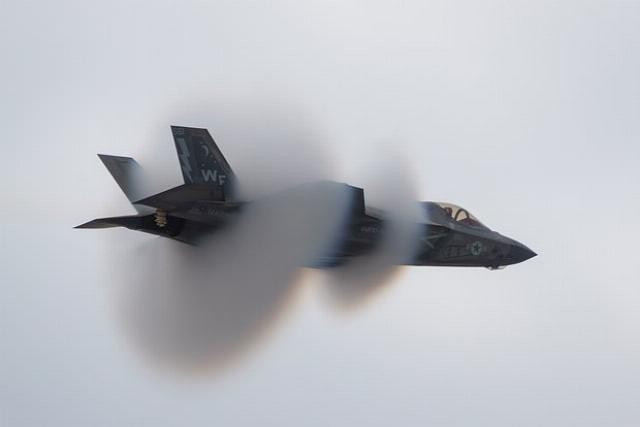 Hiệu năng F - 35 với tr&iacute; tuệ nh&acirc;n tạo v&agrave; hệ thống S - 300 trong c&ocirc;ng nghệ qu&acirc;n sự 2026 - Ảnh 2.