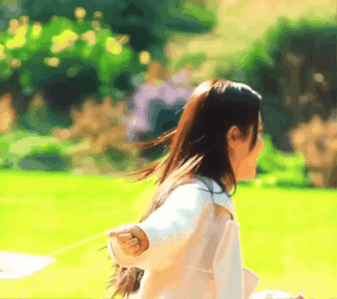 Kh&ocirc;ng thể tin được mỹ nh&acirc;n n&agrave;y đ&atilde; 49 tuổi rồi, kh&iacute; chất cao qu&yacute; đ&uacute;ng chuẩn nh&acirc;n vật trong tiểu thuyết- Ảnh 1.