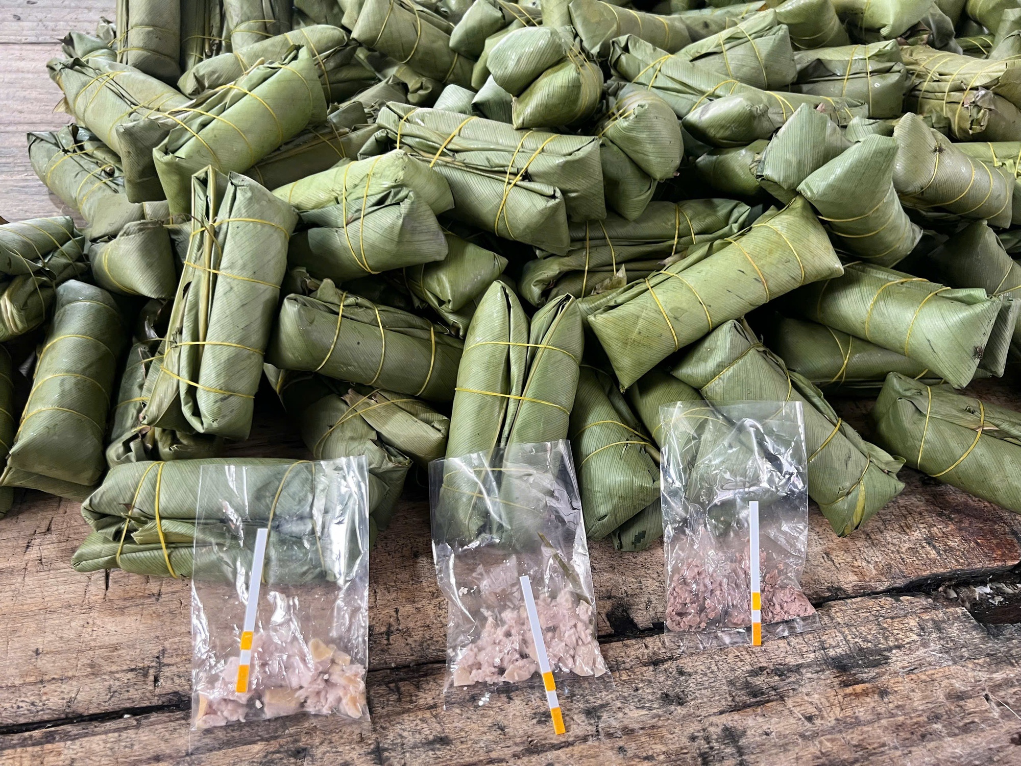 Khởi tố chủ cơ sở sản xuất gi&ograve; chả Đo&agrave;n Huyền - Ảnh 3.