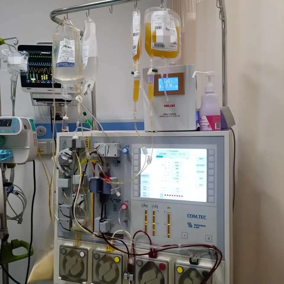 25 tuổi, m&aacute;u chuyển trắng như sữa, c&ugrave;ng l&uacute;c mắc 3 bệnh nguy kịch: B&aacute;c sĩ cảnh b&aacute;o lối sống n&agrave;y đang &acirc;m thầm &ldquo;b&ocirc;i mỡ&rdquo; v&agrave;o m&aacute;u người trẻ - Ảnh 2.